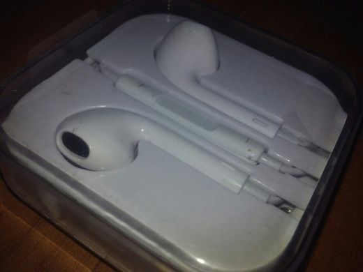 Наушники гарнитура Apple EarPods with Remote and Mic класс AAAА