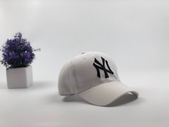Кепка бейсболка New York Yankees (белая цвет, черное лого)