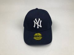 Кепка бейсболка New York Yankees (темно-синяя с белым лого) с наклейкой
