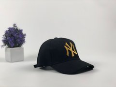 Кепка бейсболка New York Yankees (черная с золотым лого)
